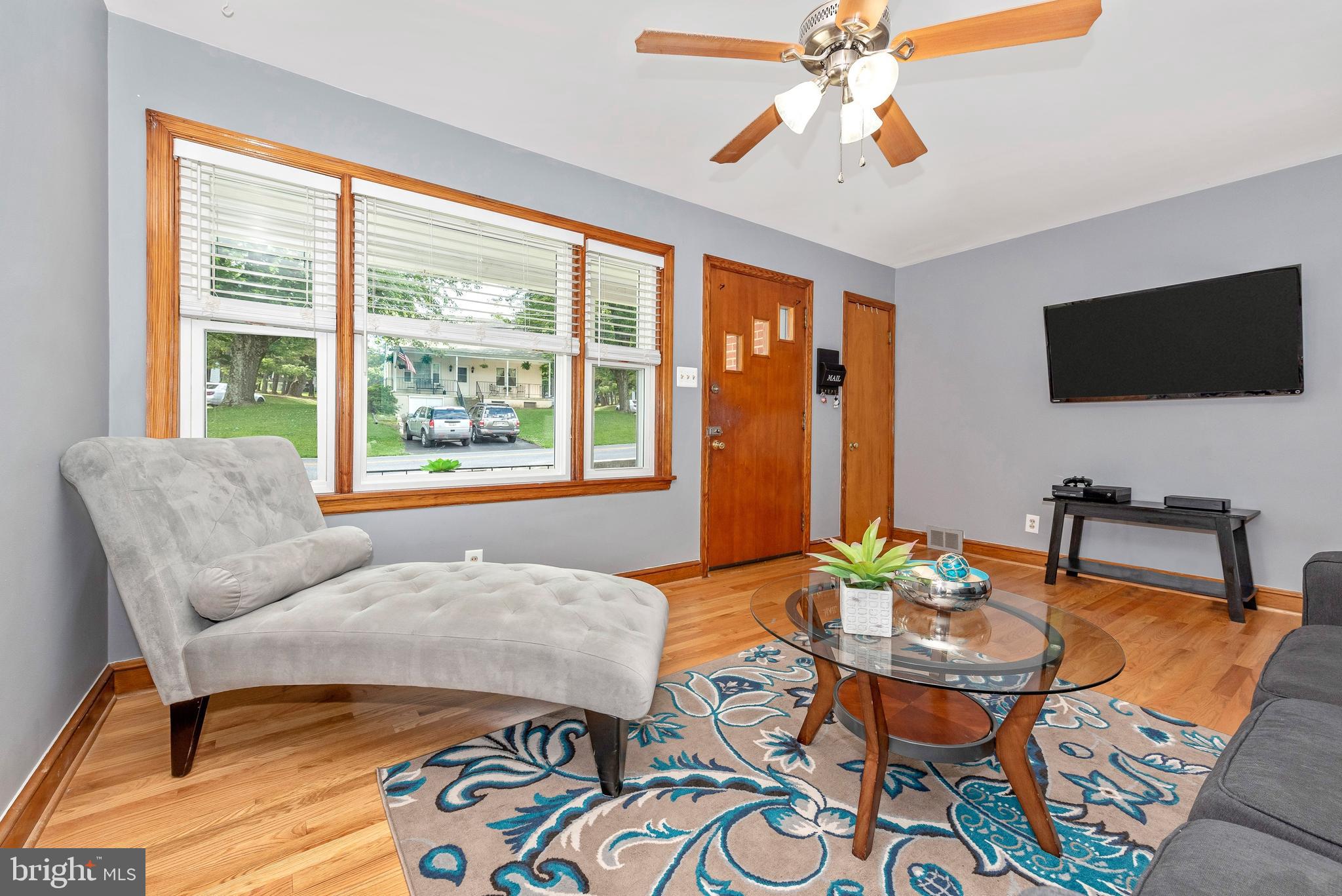 4902 Old Swimming Pool Road Frederick, MD 21703 - Photo 6 of 39 Gleaming Hardwood Floors...