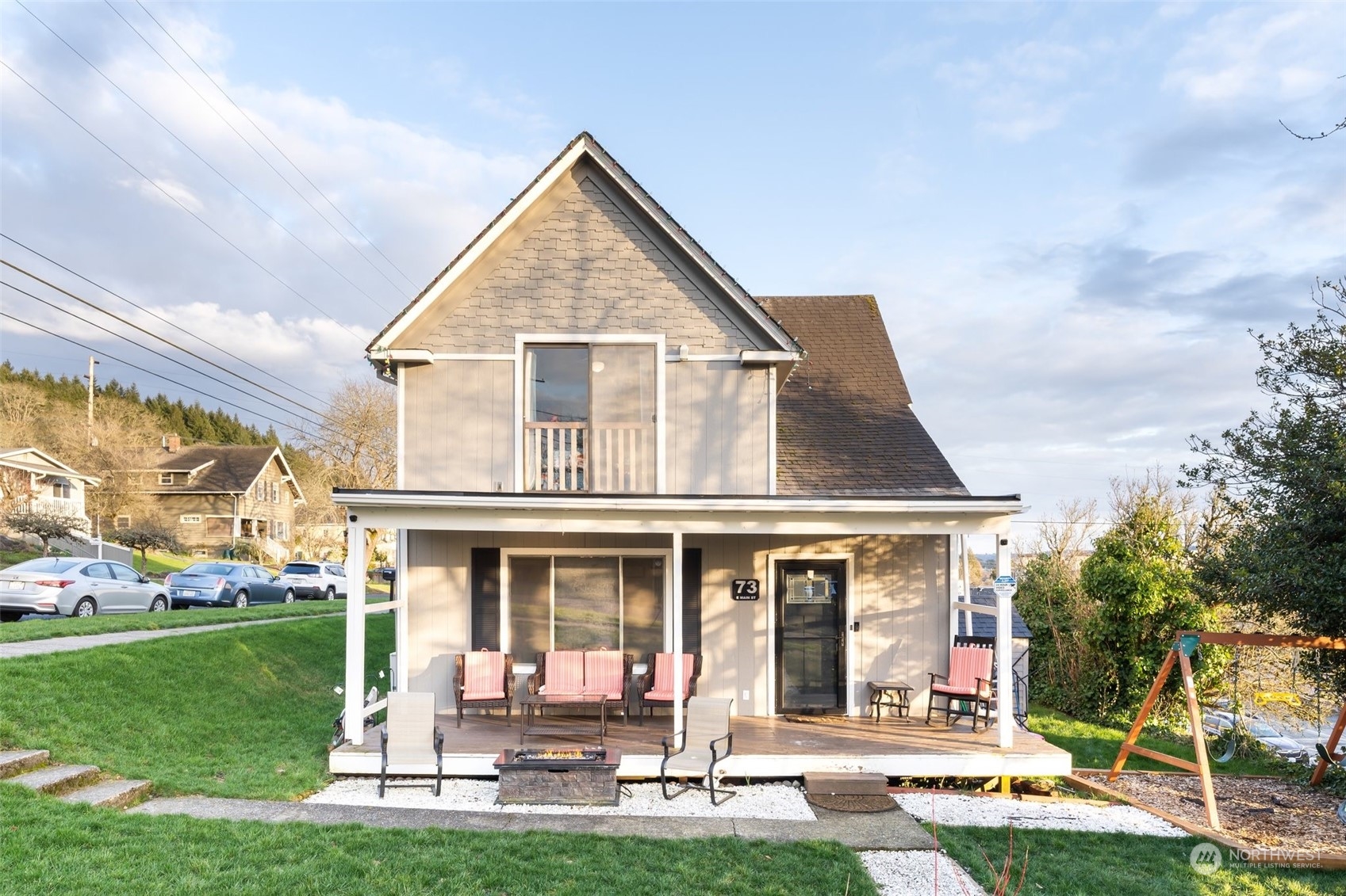 73 East Main Street Chehalis, WA 98532 - Photo 4 of 35 front view of a house with a yard