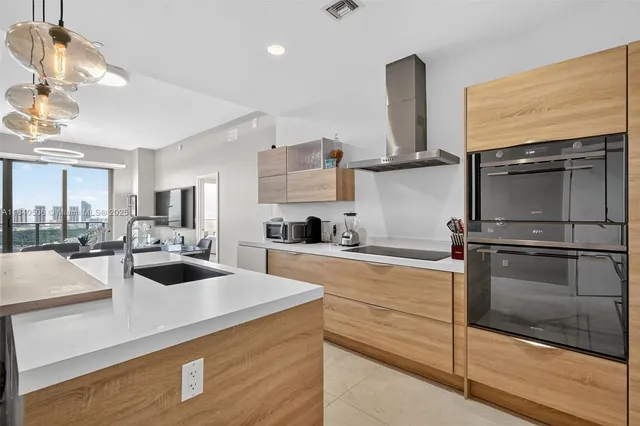 $2,400,000 | 16385 Biscayne Boulevard, Unit PH7, North Miami Beach, FL 33160