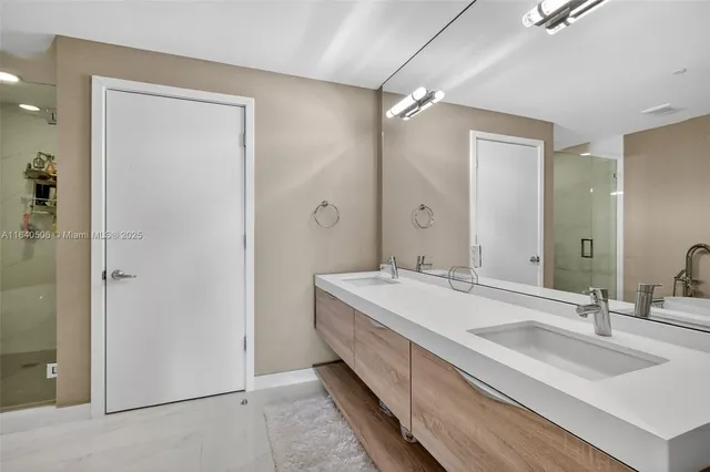 $2,400,000 | 16385 Biscayne Boulevard, Unit PH7, North Miami Beach, FL 33160