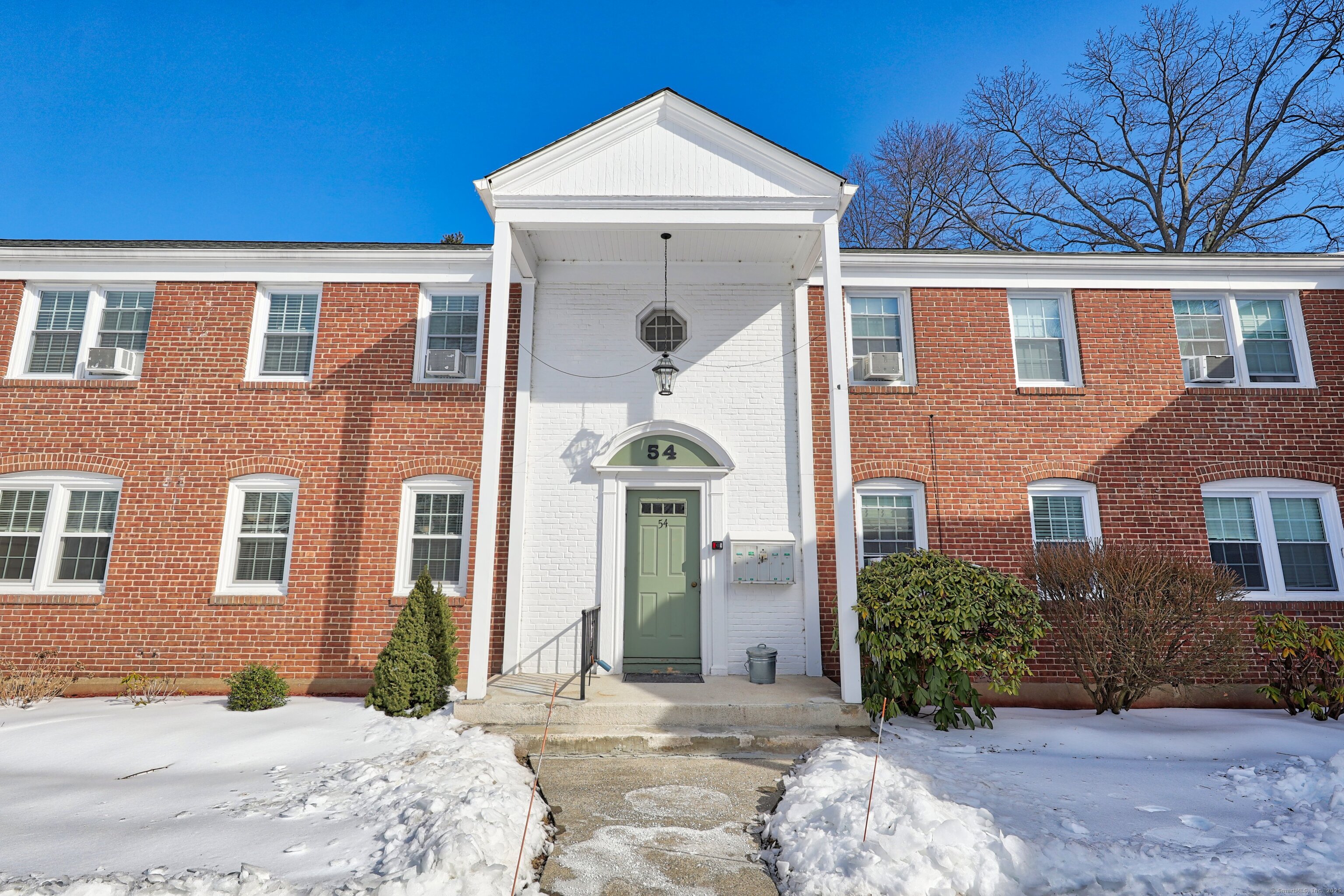 54 Robin Road, Unit A2 West Hartford, CT 06119 - Photo 1 of 1