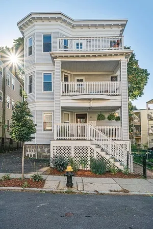 $3,000 | 89 Train Street, Unit 3, Boston, MA 02122