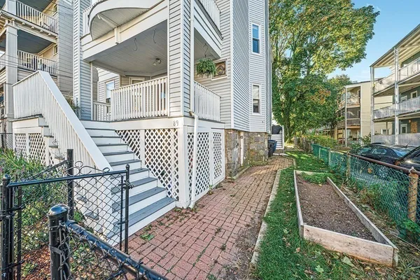 $3,000 | 89 Train Street, Unit 3, Boston, MA 02122