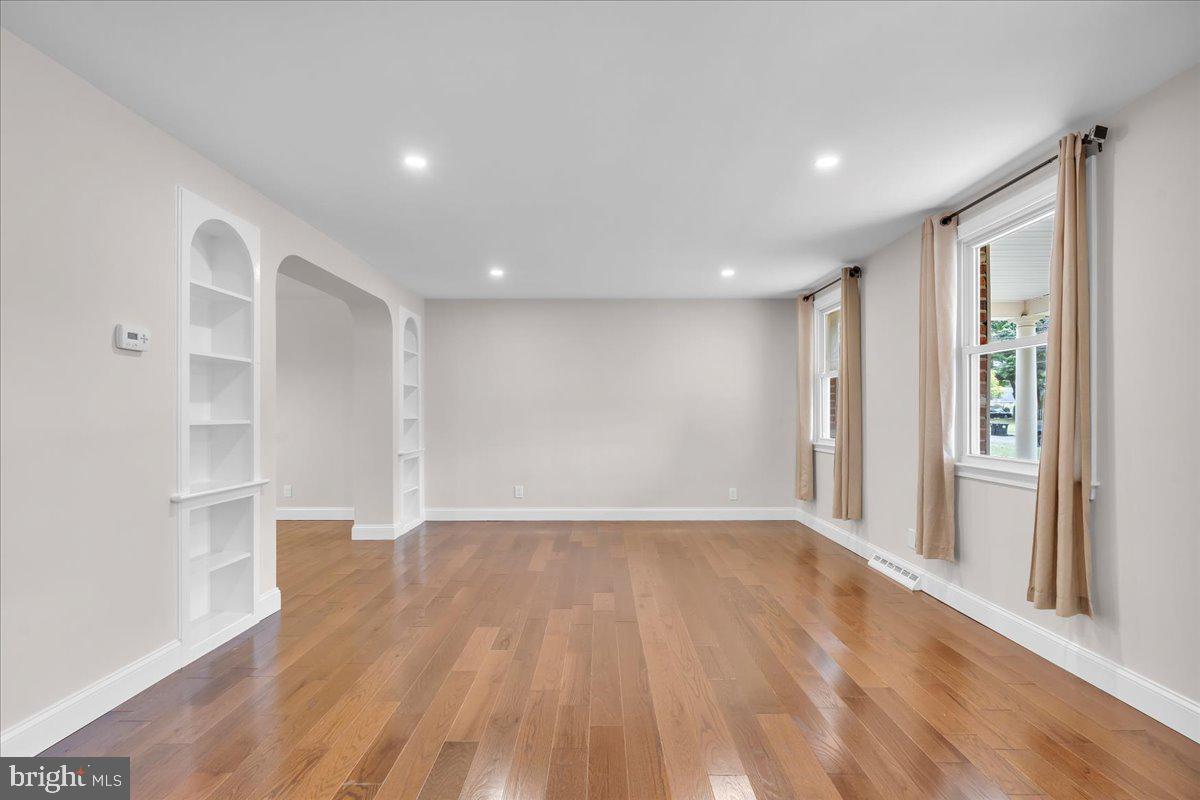 301 Devon Road Cinnaminson, NJ 08077 - Photo 7 of 35