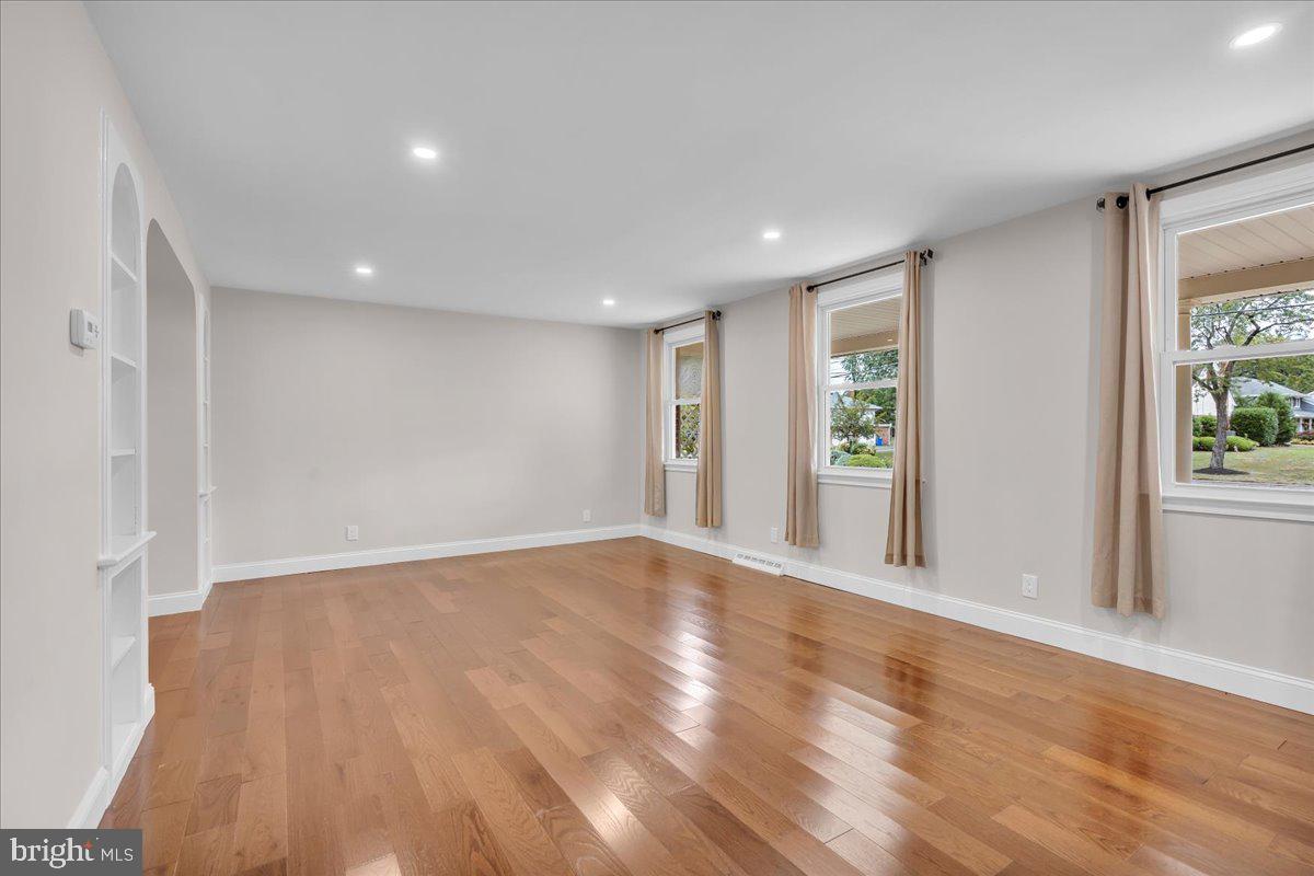 301 Devon Road Cinnaminson, NJ 08077 - Photo 8 of 35