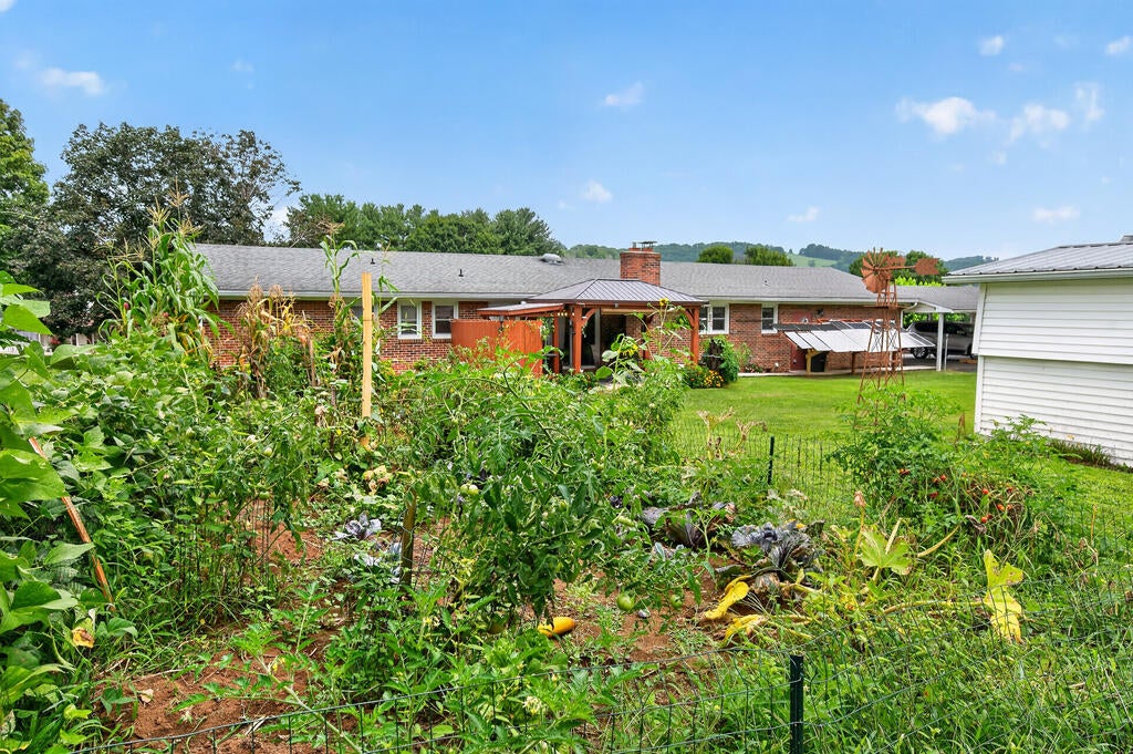 77 Rte 1046 Lebanon, VA 24266 - Photo 23 of 132 Gallery Image 23