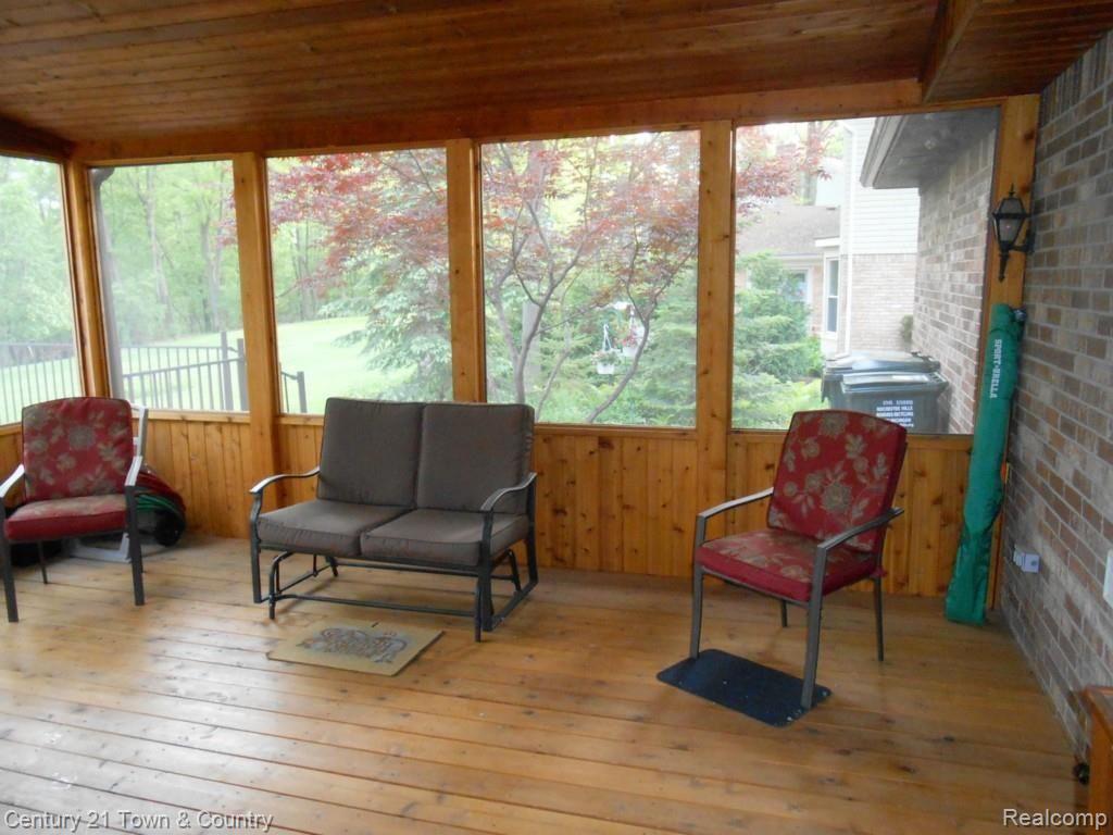 2953 Leyton Court Rochester, MI 48306 - Photo 32 of 54 Sun Rm 1.jpg