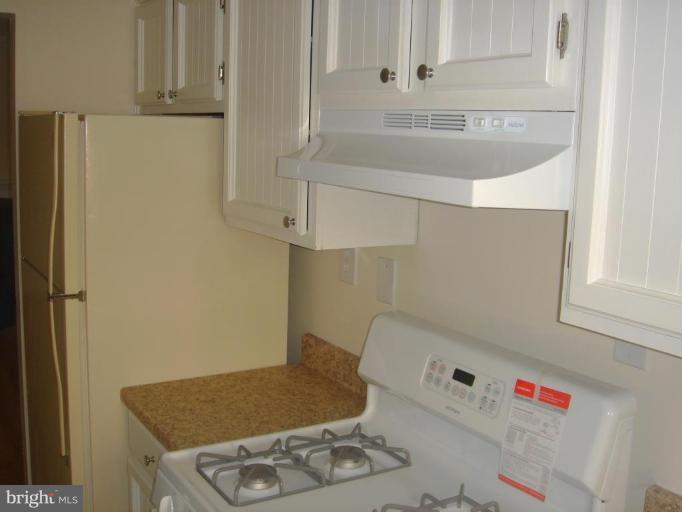 2600 Tunlaw Road Northwest, Unit 4 Washington, DC 20007 - Photo 14 of 15 NEW APPLIANCES.