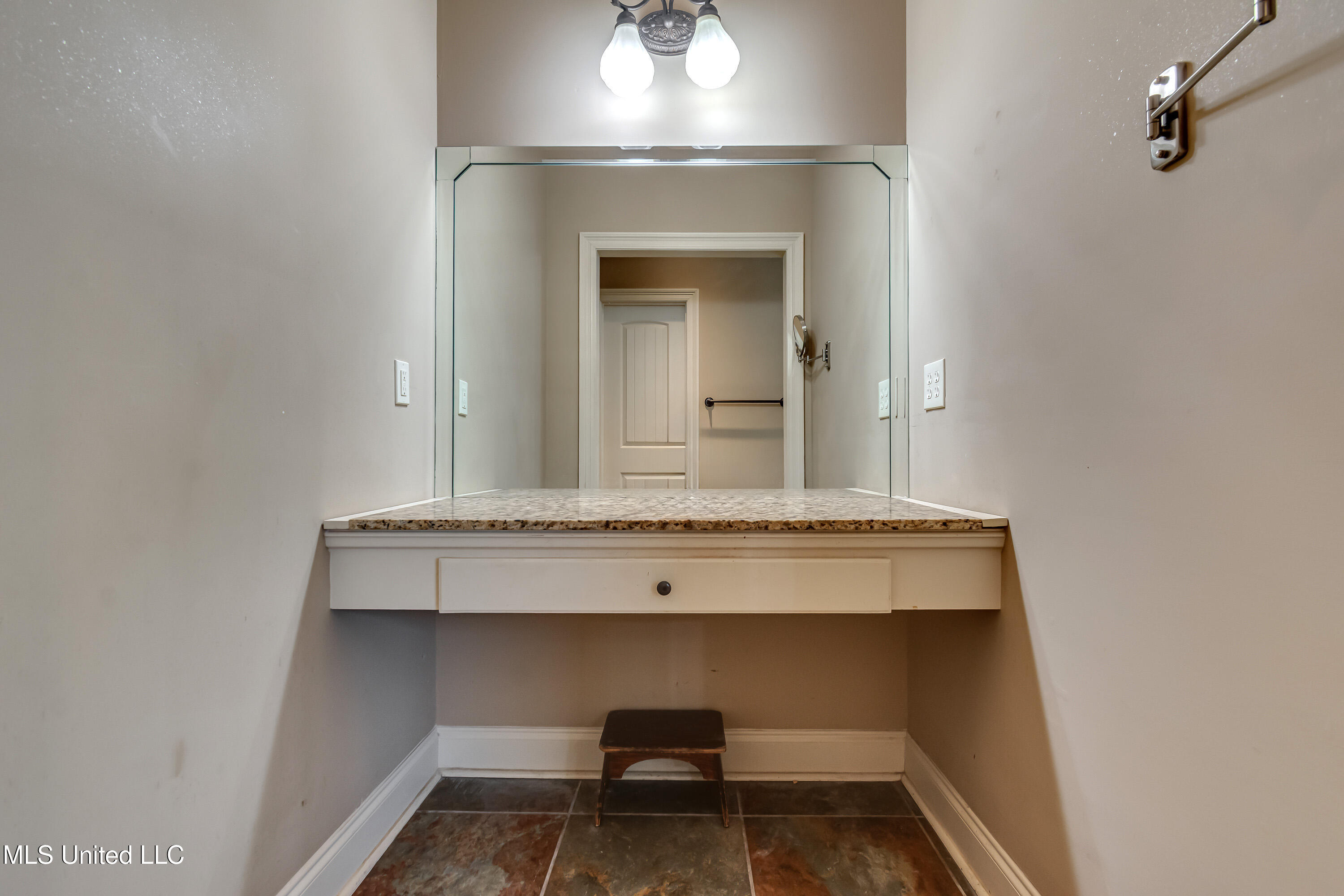 425 Turtle Lane Brandon, MS 39047 - Photo 46 of 71 425 Turtle Ln int-49