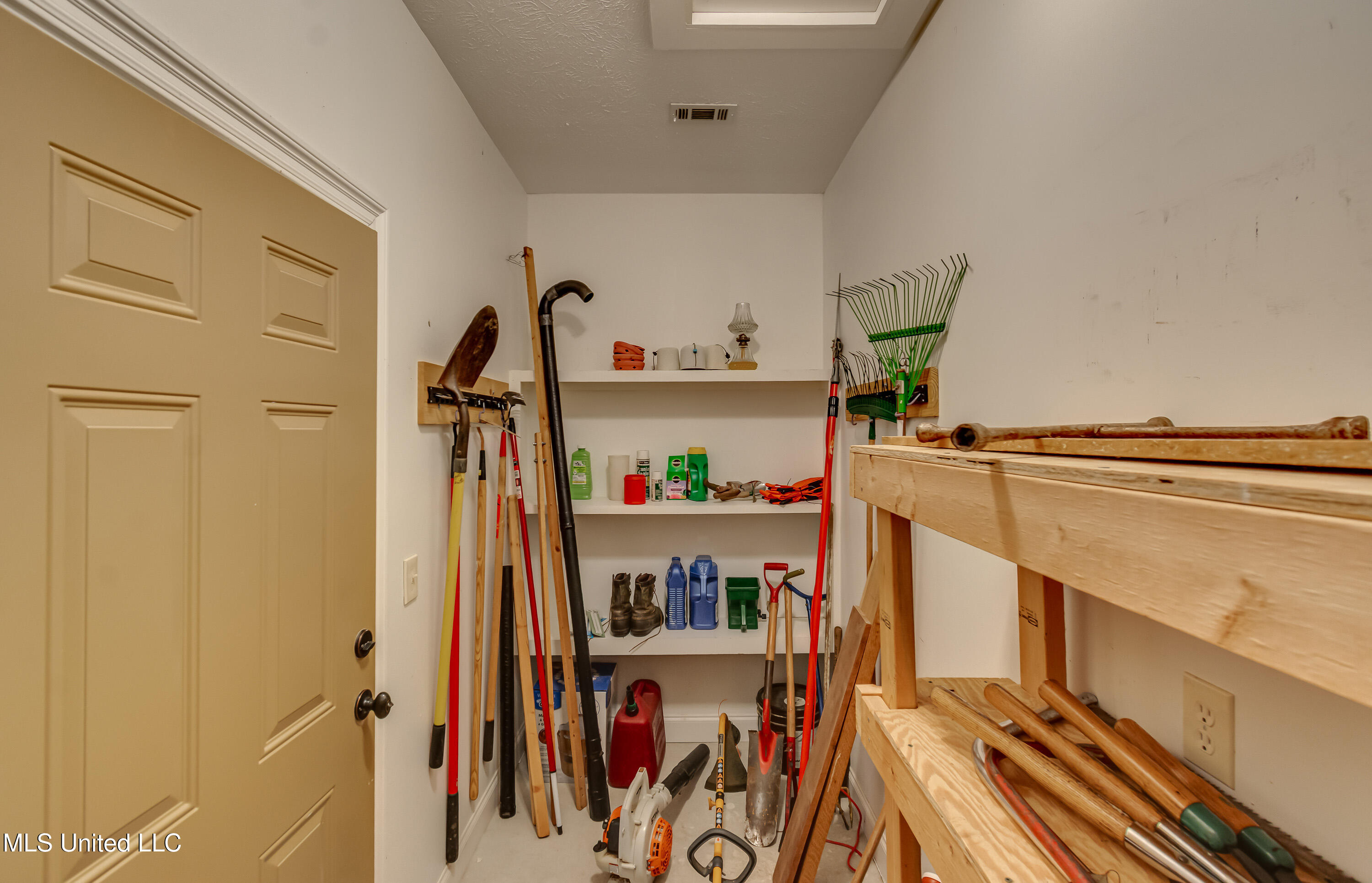 425 Turtle Lane Brandon, MS 39047 - Photo 70 of 71 425 Turtle Ln int-4