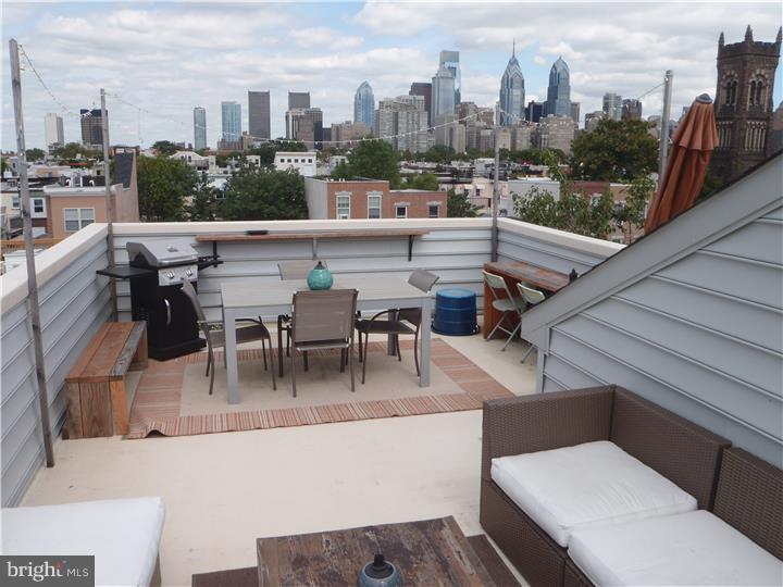 2115 Carpenter Street, Unit 2 Philadelphia, PA 19146 - Photo 15 of 24 Deck