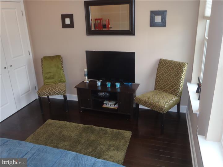2115 Carpenter Street, Unit 2 Philadelphia, PA 19146 - Photo 21 of 24 Bedroom 2