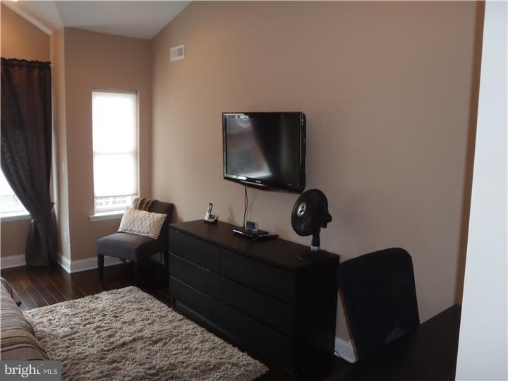 2115 Carpenter Street, Unit 2 Philadelphia, PA 19146 - Photo 10 of 24 Master Bedroom