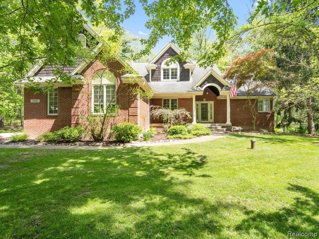 1331 Avon Circle West Rochester Hills, MI 48309 - Photo 5 of 54