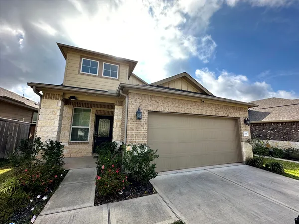 $2,300 | 7076 Silverleaf Oak Street, Conroe, TX 77304