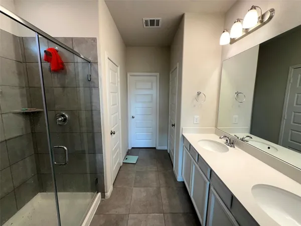 $2,300 | 7076 Silverleaf Oak Street, Conroe, TX 77304