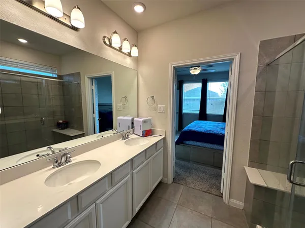 $2,300 | 7076 Silverleaf Oak Street, Conroe, TX 77304