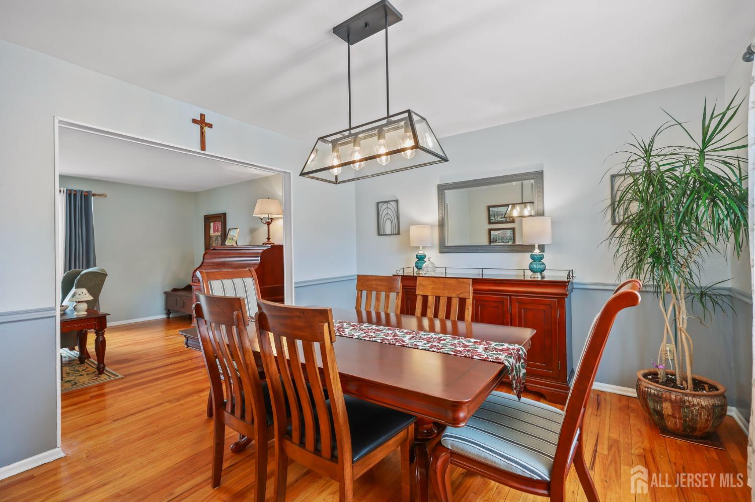 23 Sherwood Road Sayreville, NJ 08859 - Photo 17 of 58