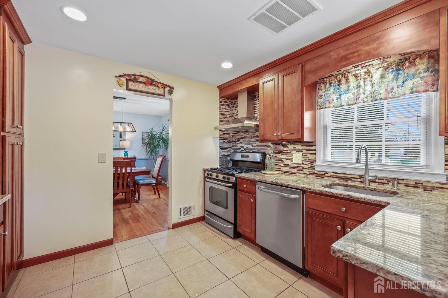 23 Sherwood Road Sayreville, NJ 08859 - Photo 21 of 58