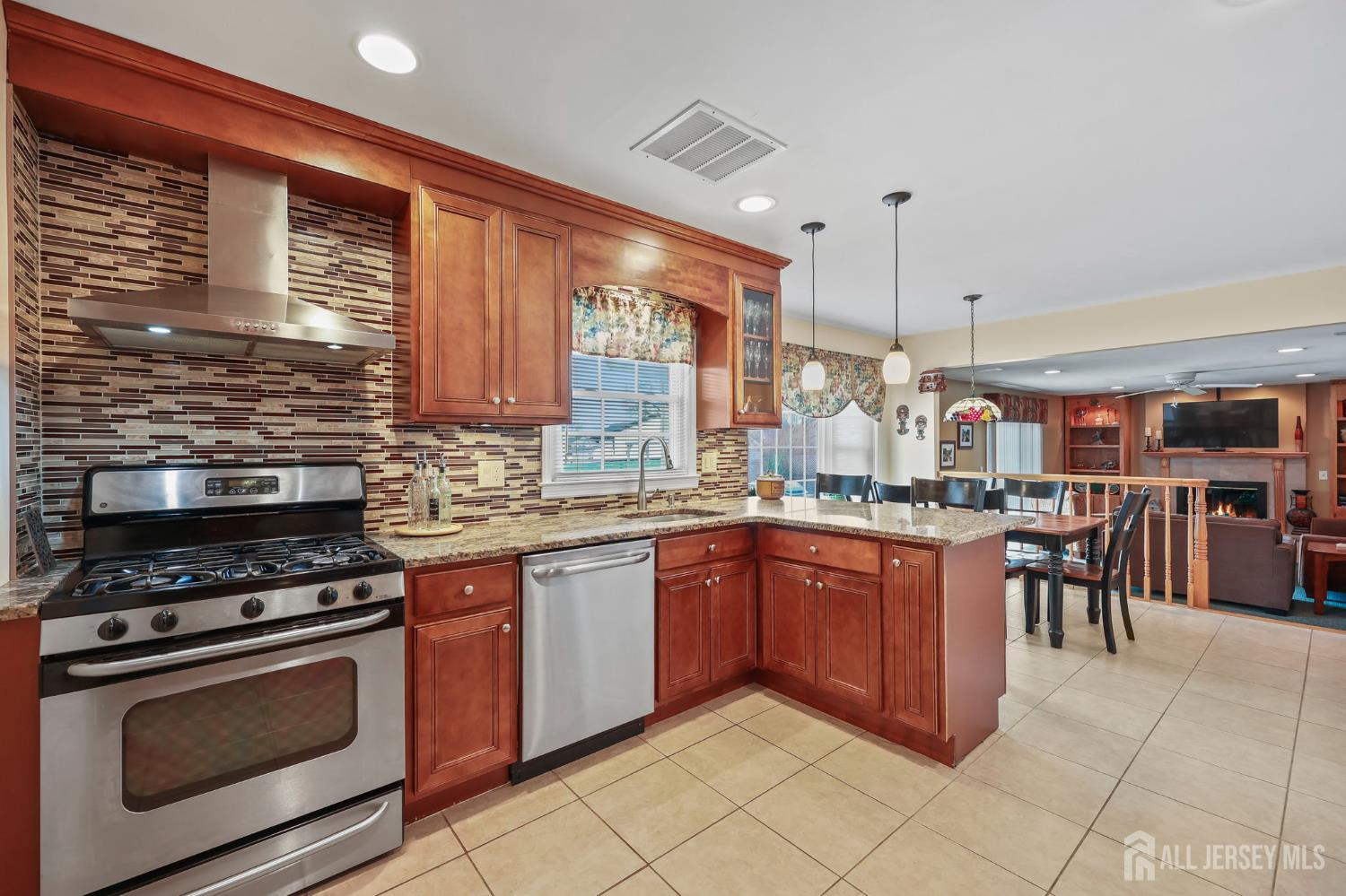 23 Sherwood Road Sayreville, NJ 08859 - Photo 23 of 58