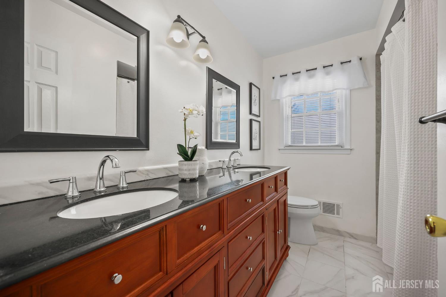 23 Sherwood Road Sayreville, NJ 08859 - Photo 38 of 58