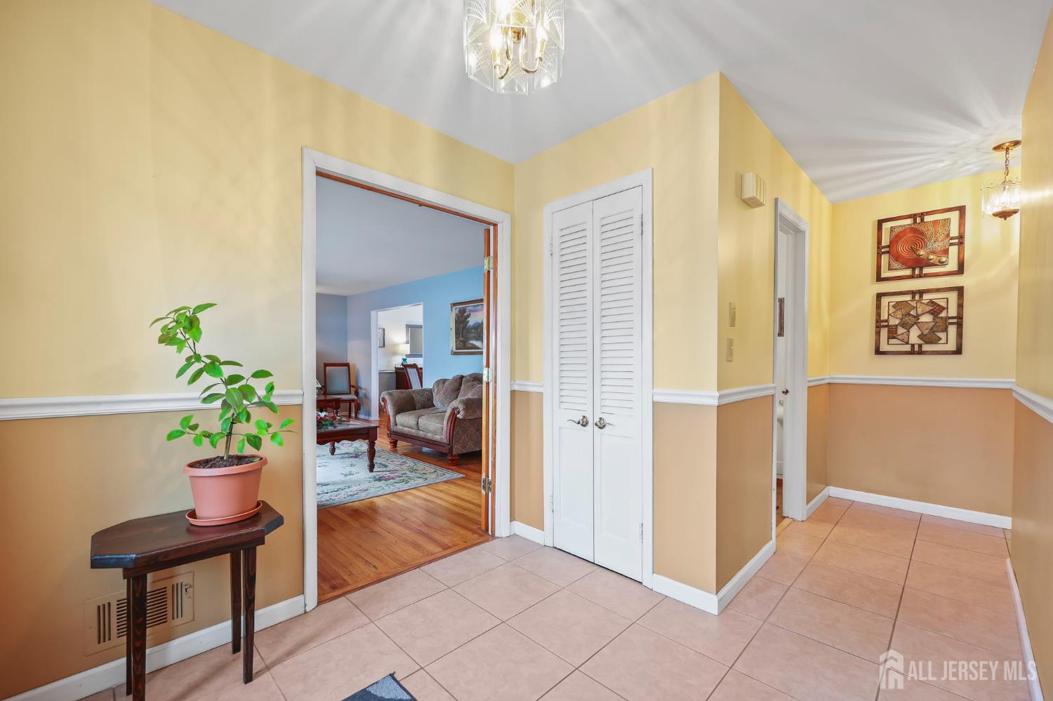 23 Sherwood Road Sayreville, NJ 08859 - Photo 10 of 58