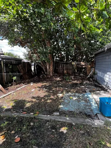 $3,000 | 707 North J Street, Lake Worth, FL 33460