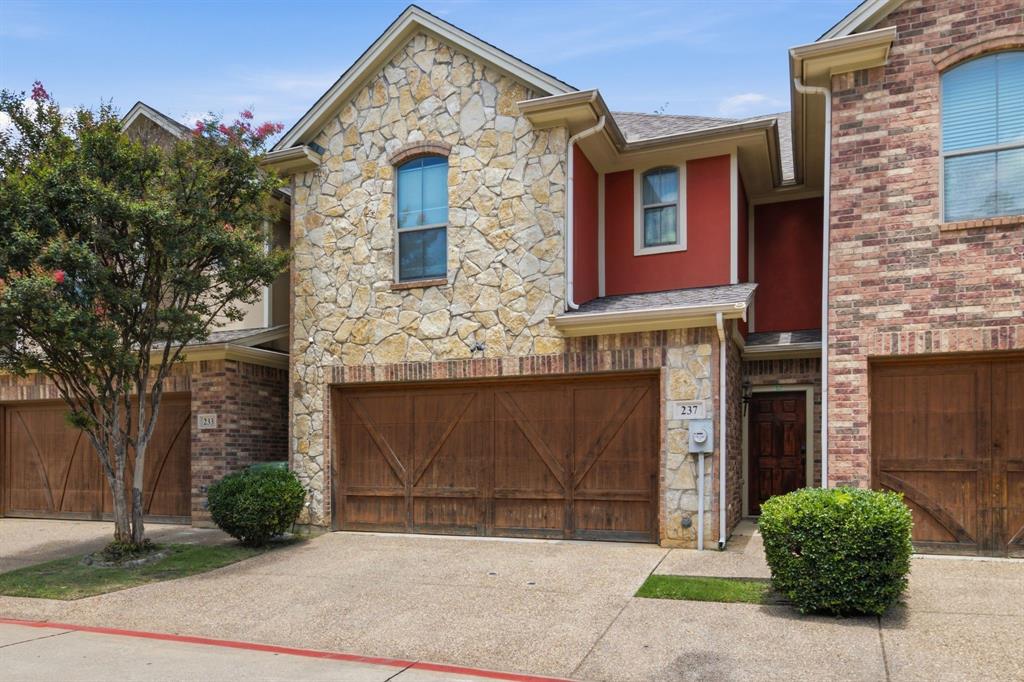 237 Corinna Court Hurst, TX 76053 - Photo 3 of 32