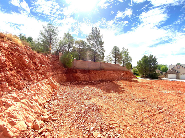 1761 East 1150th North, Unit 24 St. George, UT 84770 - Photo 4 of 10 View of yard