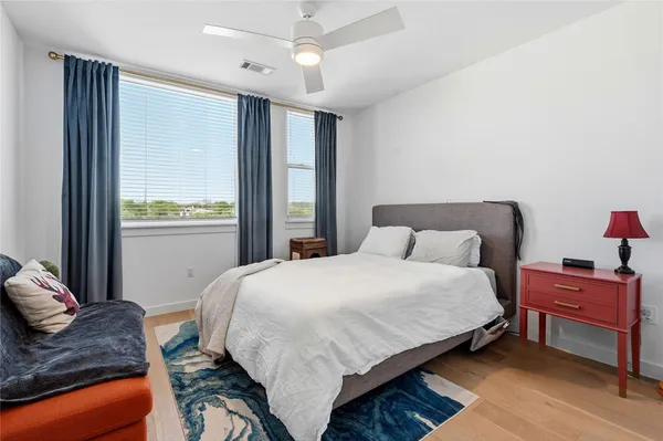 $3,300 | 900 South 1st Street, Unit 415, Austin, TX 78704
