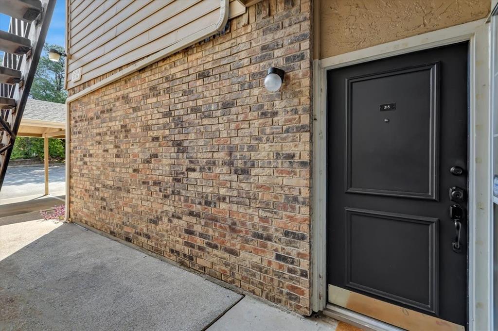 14277 Preston Road, Unit C315 Dallas, TX 75254 - Photo 22 of 26 Front door of condo