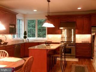325 Abbey Road Berwyn, PA 19312 - Photo 4 of 6 Gallery Image 4