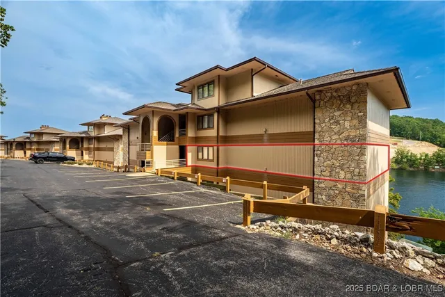 $249,000 | 144 Cedar Court, Unit 2B, Lake Ozark, MO 65049