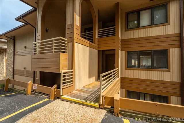 $249,000 | 144 Cedar Court, Unit 2B, Lake Ozark, MO 65049