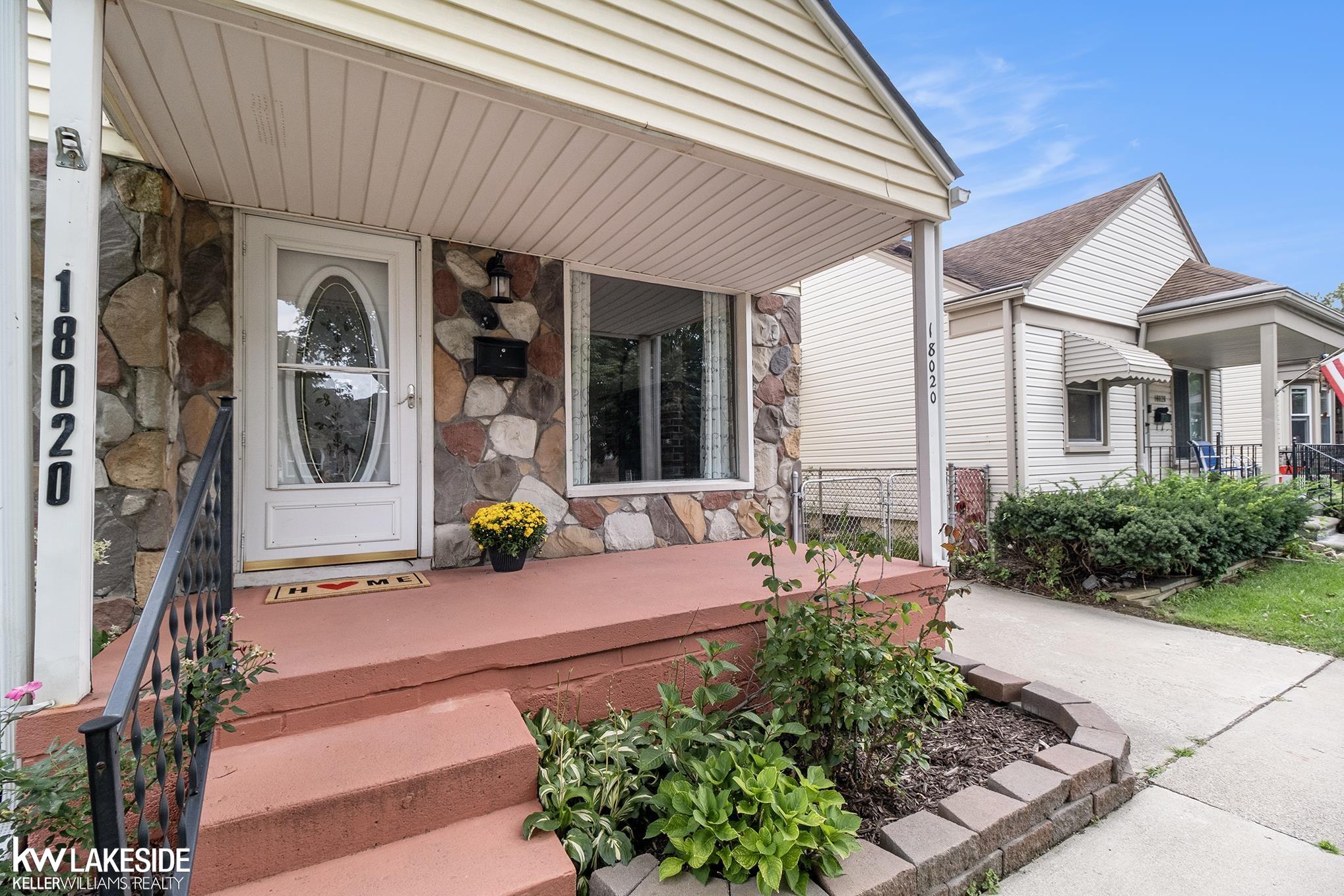 18020 Ruth Street Melvindale, MI 48122 - Photo 3 of 27 50120766-2.JPG