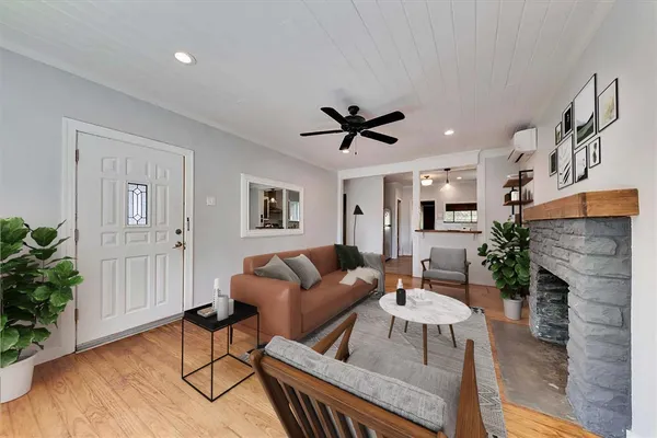 $2,400 | 2108 River Hills Road, Unit A, Austin, TX 78733