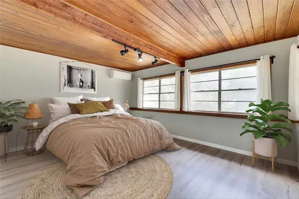 $2,400 | 2108 River Hills Road, Unit A, Austin, TX 78733