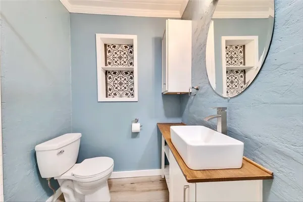 $2,400 | 2108 River Hills Road, Unit A, Austin, TX 78733