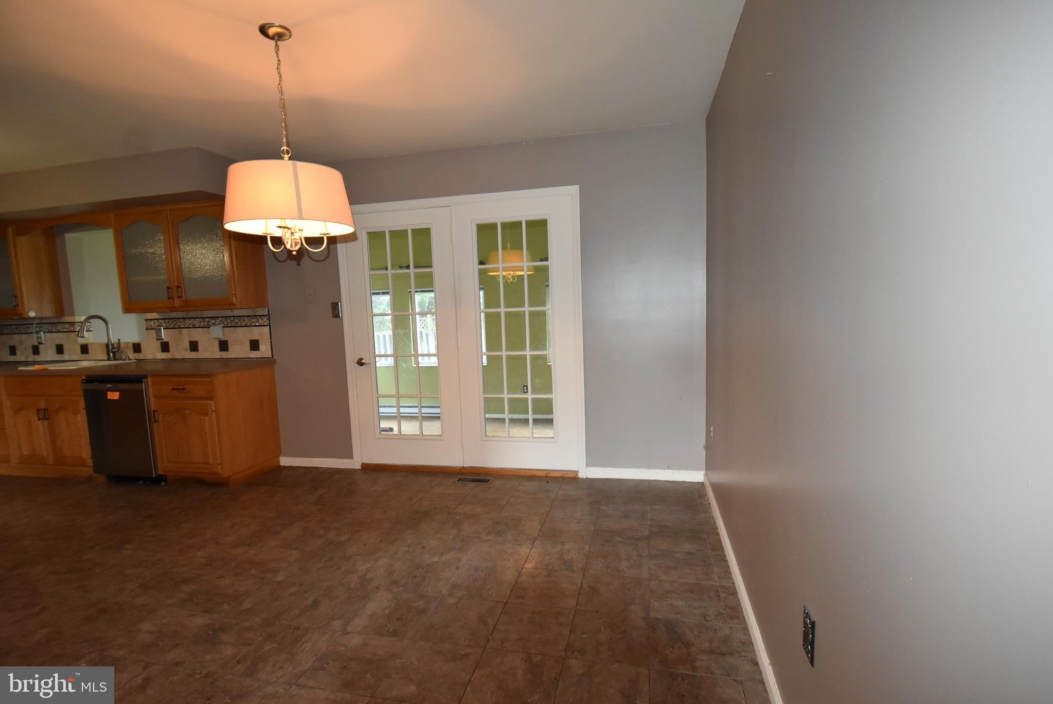1040 Dallas Road Reading, PA 19605 - Photo 11 of 36 Dining room