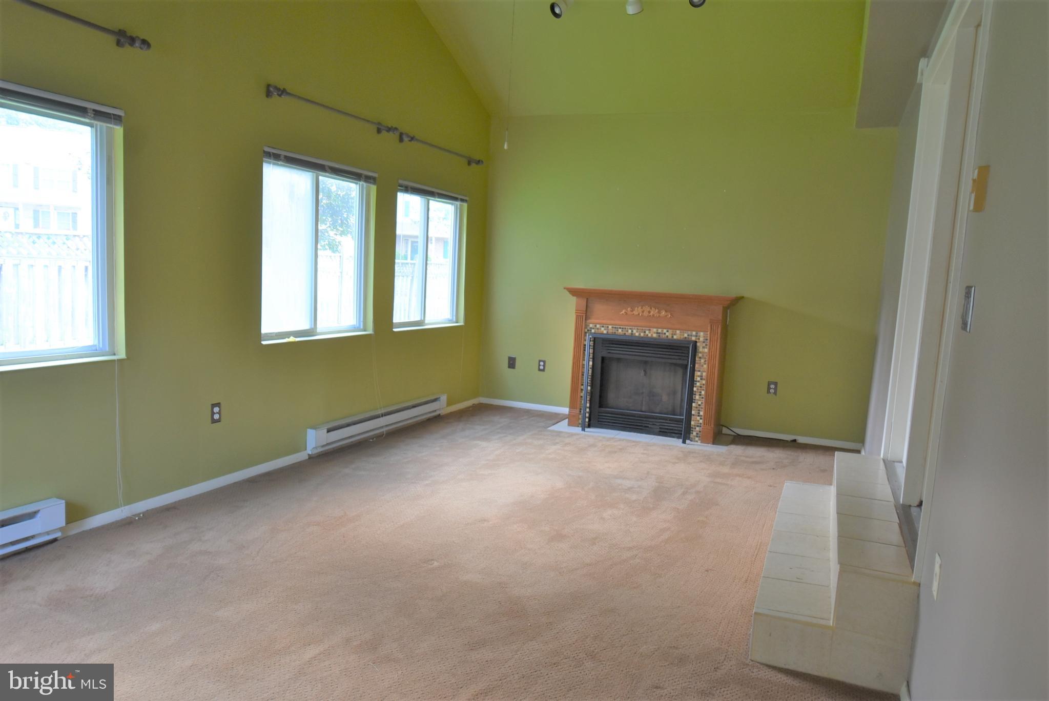 1040 Dallas Road Reading, PA 19605 - Photo 12 of 36 Sun room