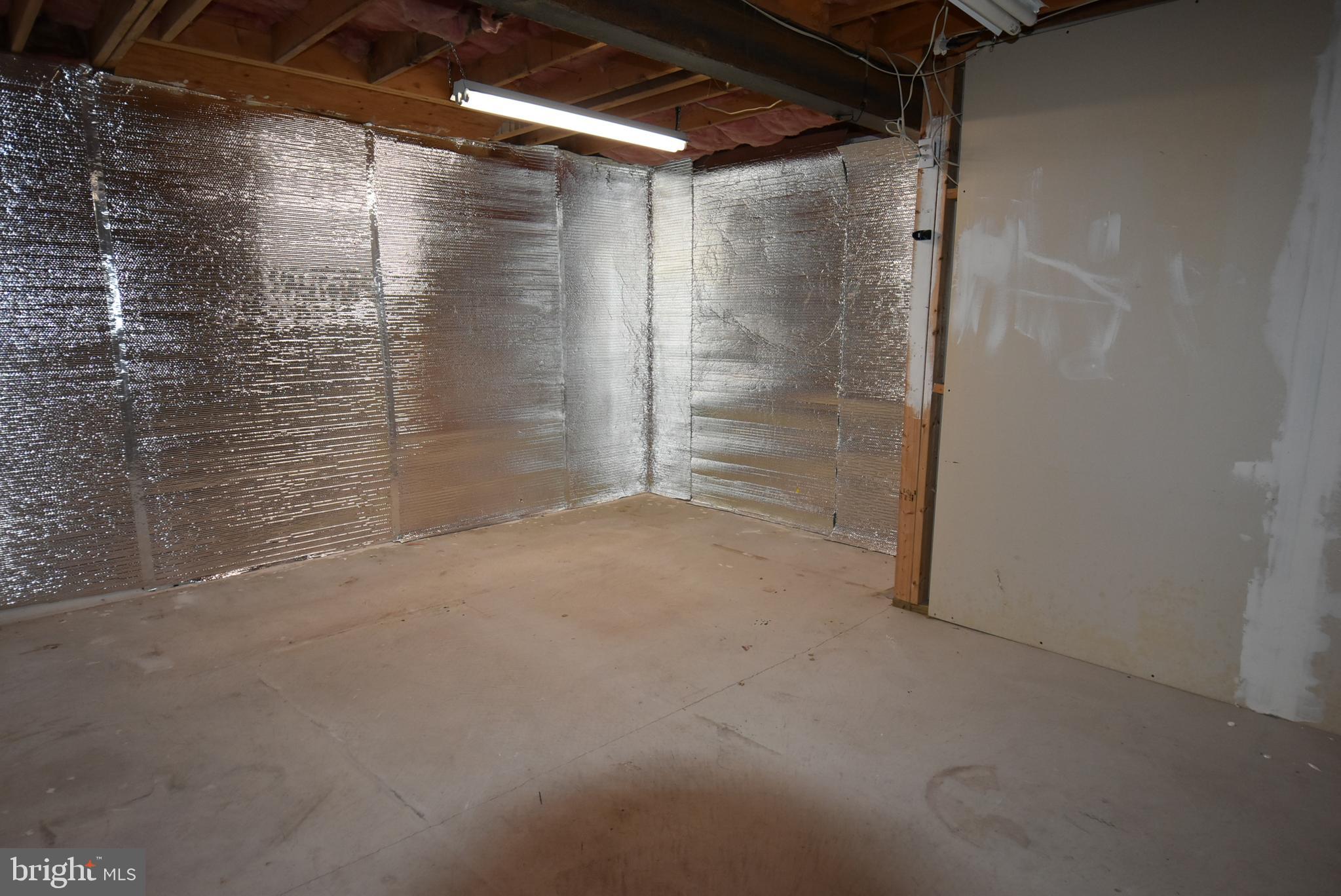 1040 Dallas Road Reading, PA 19605 - Photo 30 of 36 Partial finished Lower level room