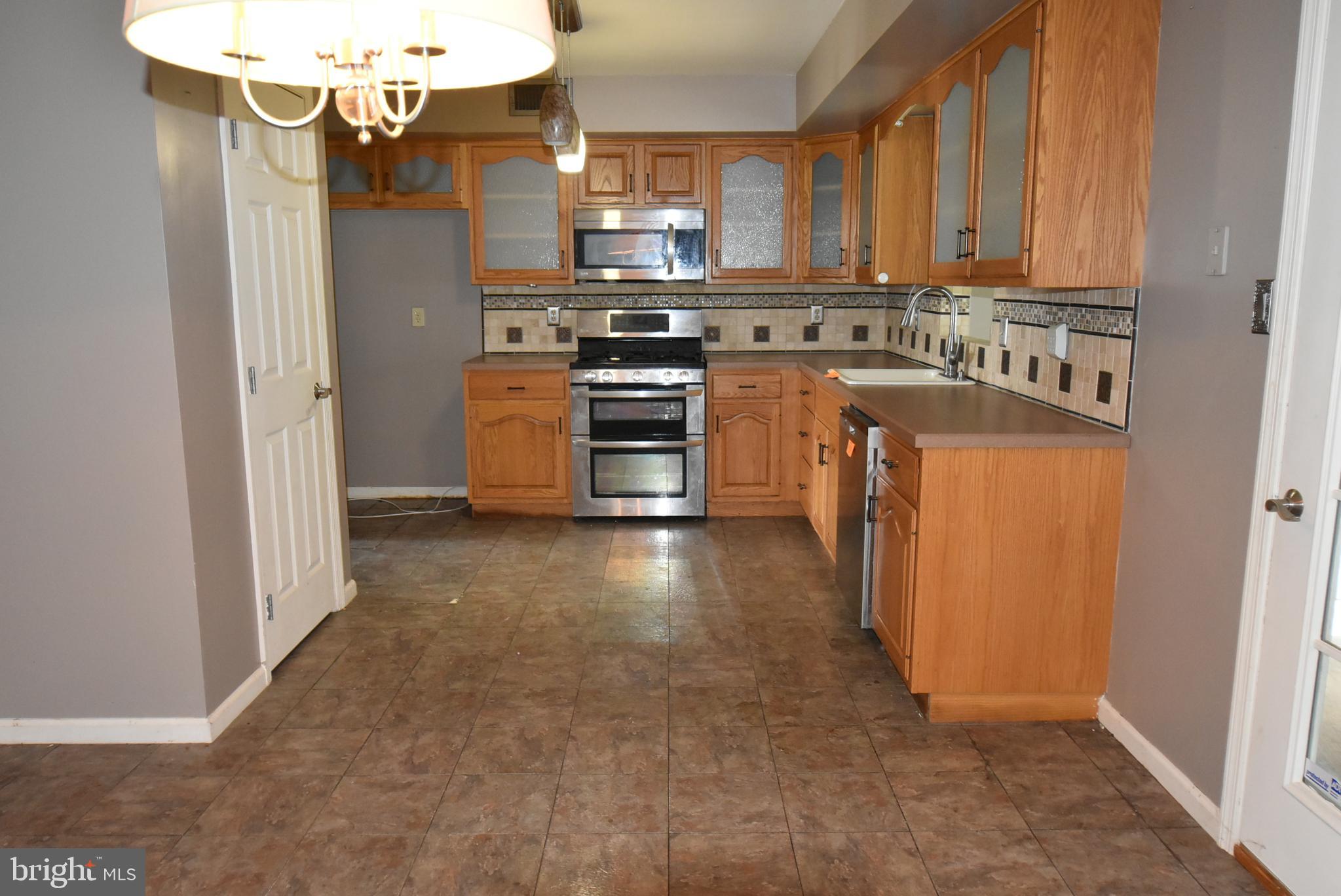 1040 Dallas Road Reading, PA 19605 - Photo 9 of 36 Kitchen