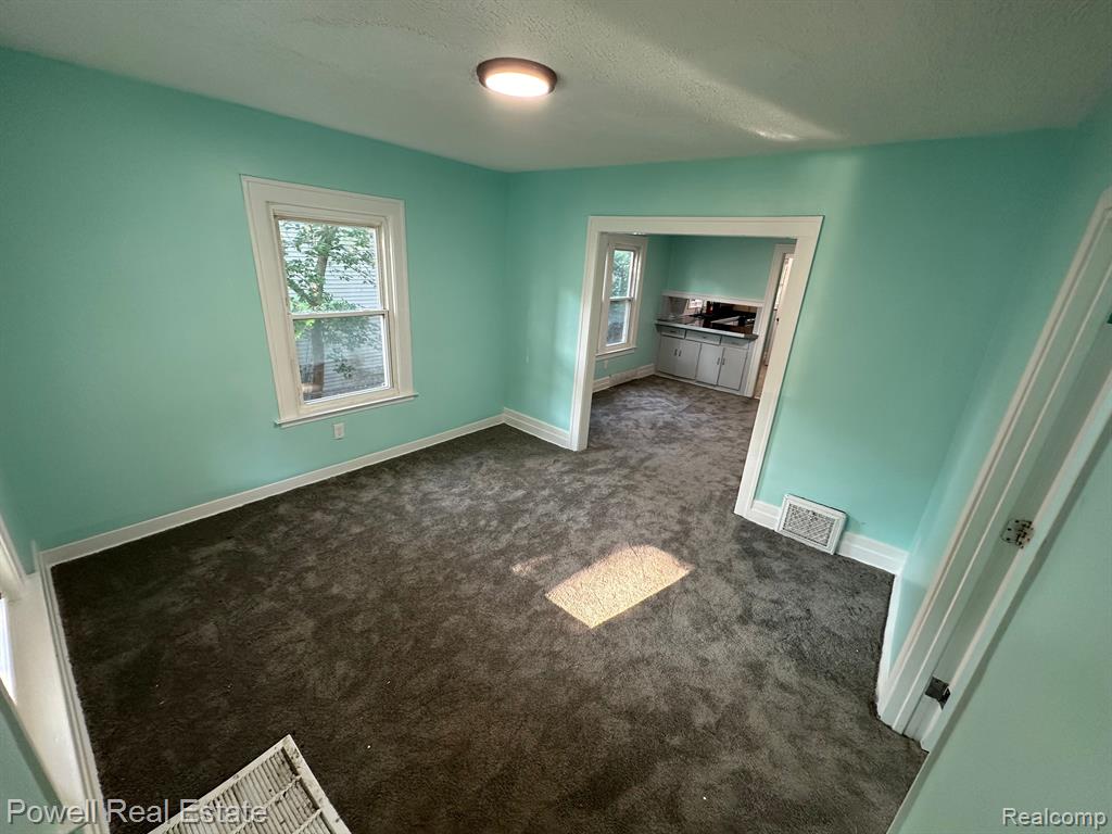 43 Summit Street Pontiac, MI 48342 - Photo 5 of 24