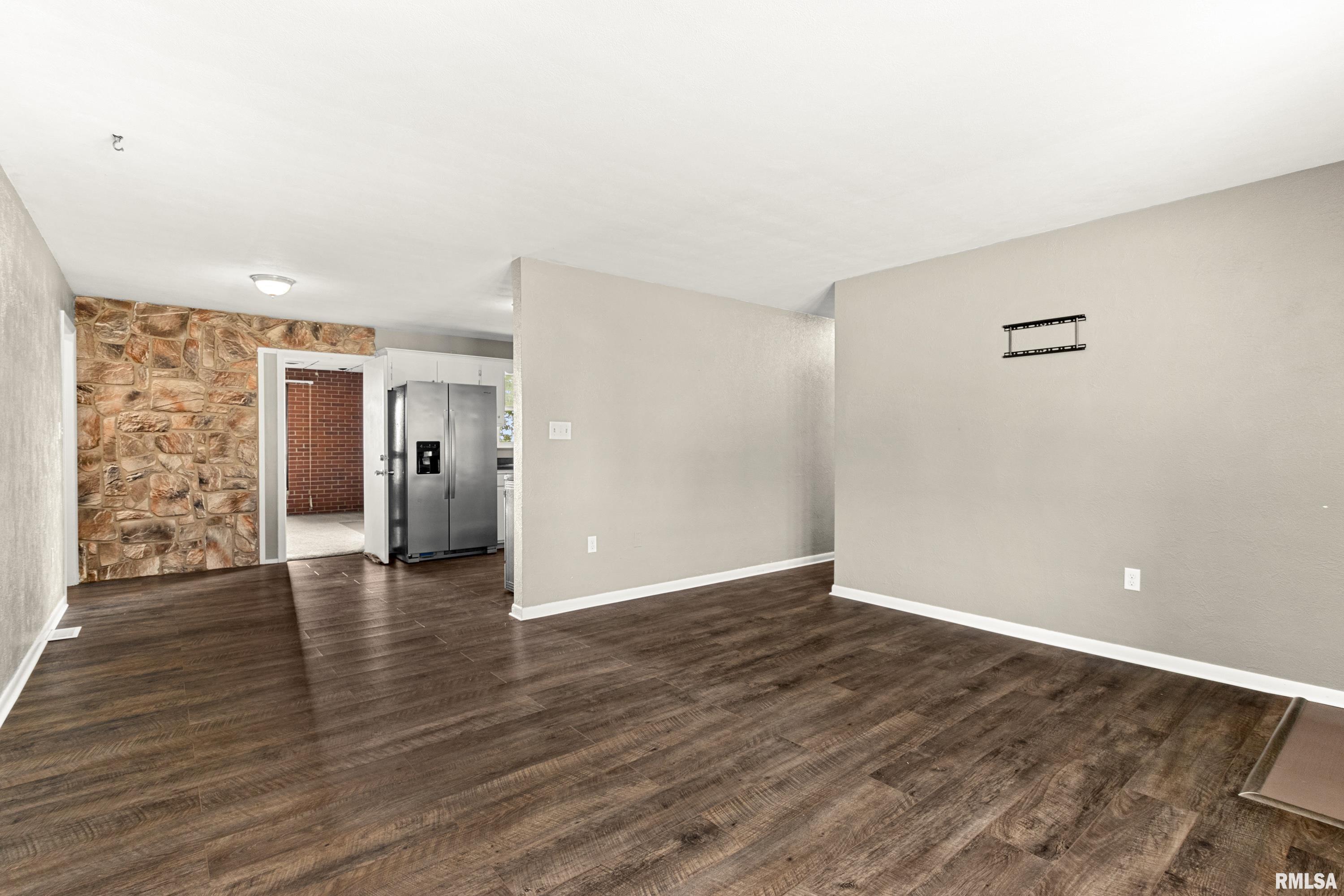 232 Sheffield Road Groveland, IL 61535 - Photo 12 of 36 Gallery Image 12