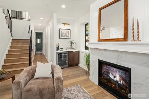 $2,589,000 | 12416 Northeast 72nd Street, Kirkland, WA 98033
