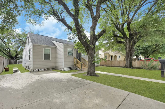 $229,000 | 207 Wafer Street, Pasadena, TX 77506