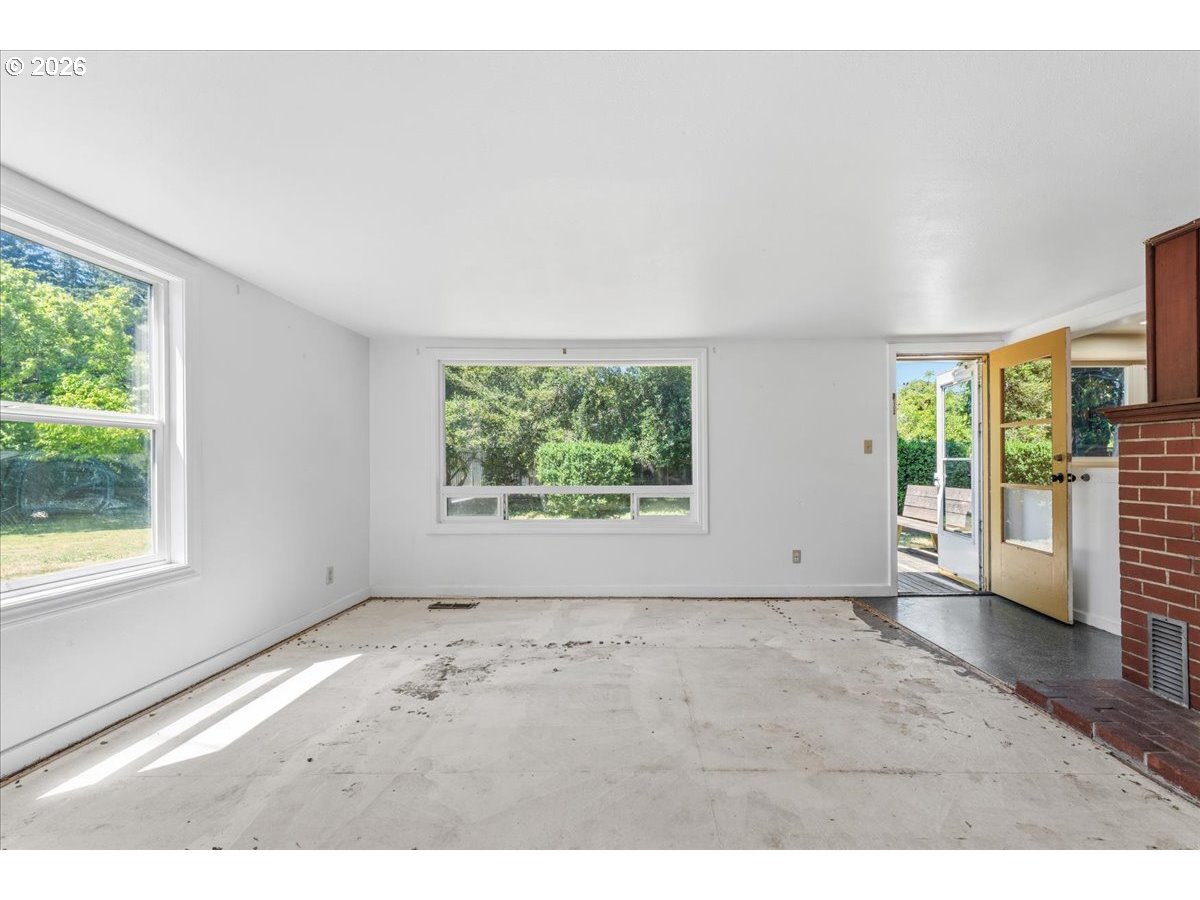 13209 Northeast San Rafael Street Portland, OR 97230 - Photo 3 of 35