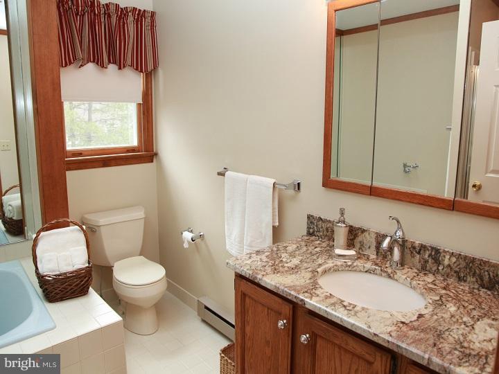 211 Knapp Road Lansdale, PA 19446 - Photo 20 of 25 Bathroom