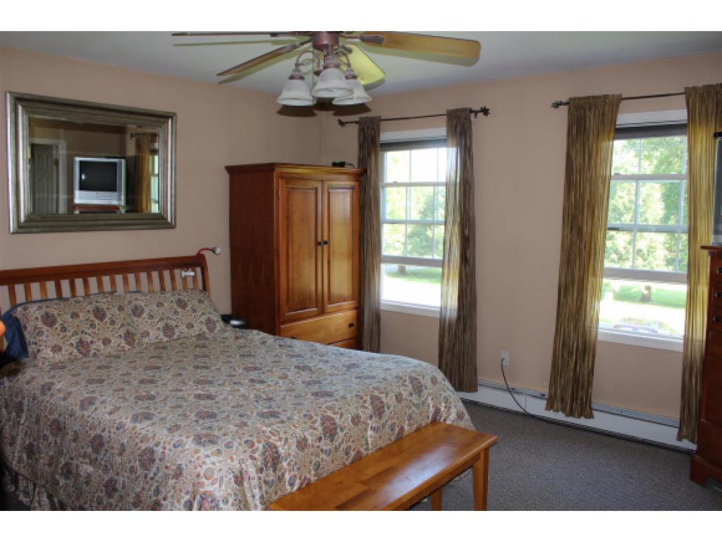 336 Appletree Point Road Burlington, VT 05408 - Photo 12 of 22 Gallery Image 12