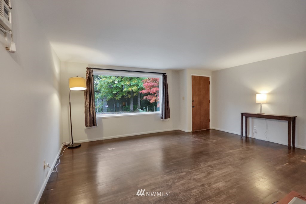 152 Southwest 115th Street Seattle, WA 98146 - Photo 2 of 24 Gallery Image 2